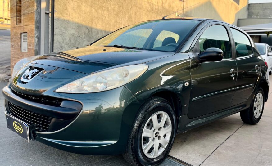 Peugeot 207 XR 1.4 2009