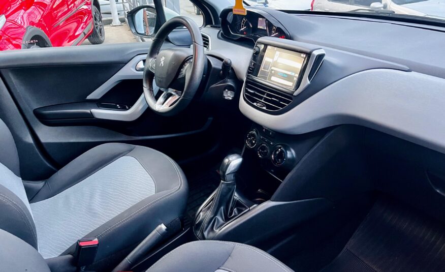 Peugeot 208 Allure 1.5 2014