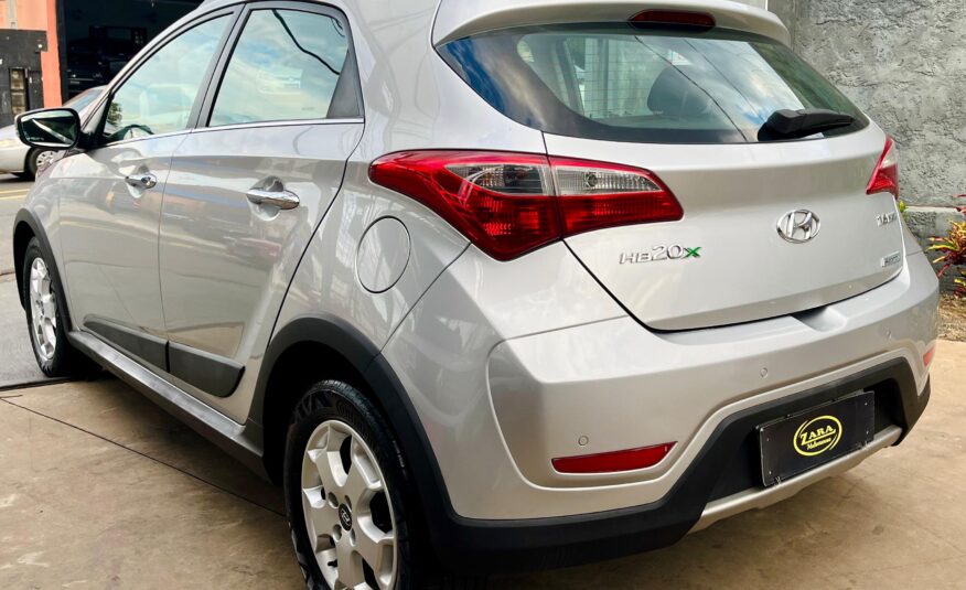 Hyundai HB20X Premium 1.6 Automático 2015