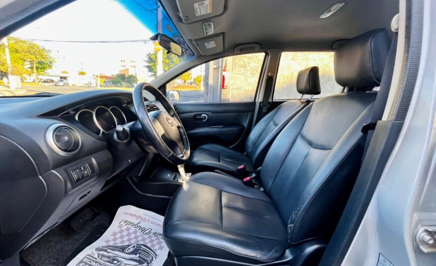 Nissan Livina X-GEAR SL 1.8 Automática 2012