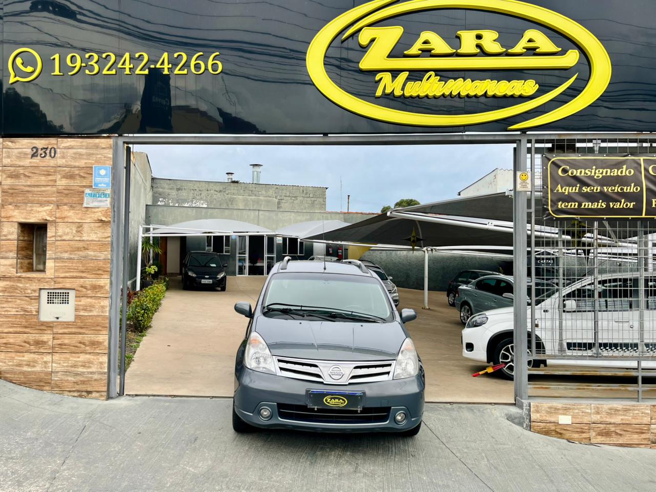 Nissan Grand Livina SL 1.8 Automática 2014