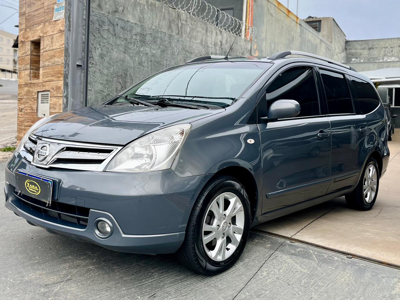 Nissan Grand Livina SL 1.8 Automática 2014