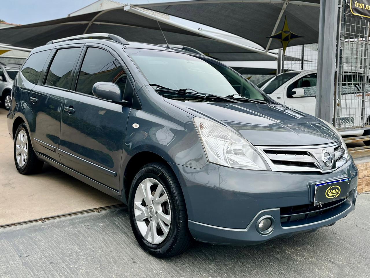 Nissan Grand Livina SL 1.8 Automática 2014