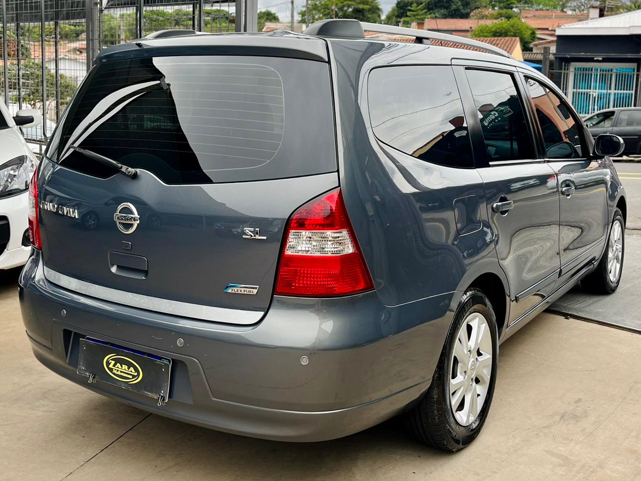 Nissan Grand Livina SL 1.8 Automática 2014