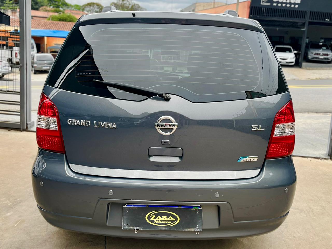 Nissan Grand Livina SL 1.8 Automática 2014