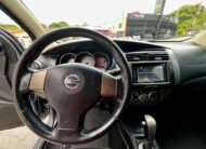 Nissan Grand Livina SL 1.8 Automática 2014
