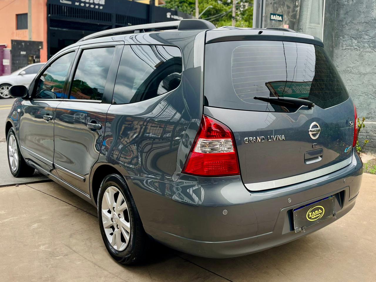 Nissan Grand Livina SL 1.8 Automática 2014