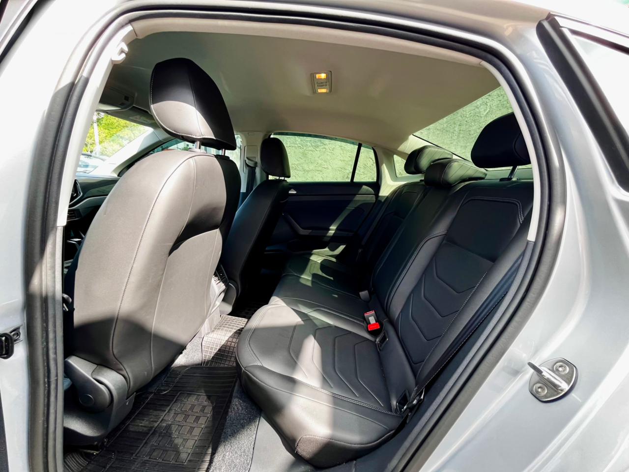 Volkswagen Virtus Comfortline 1.0 200 TSI 2023