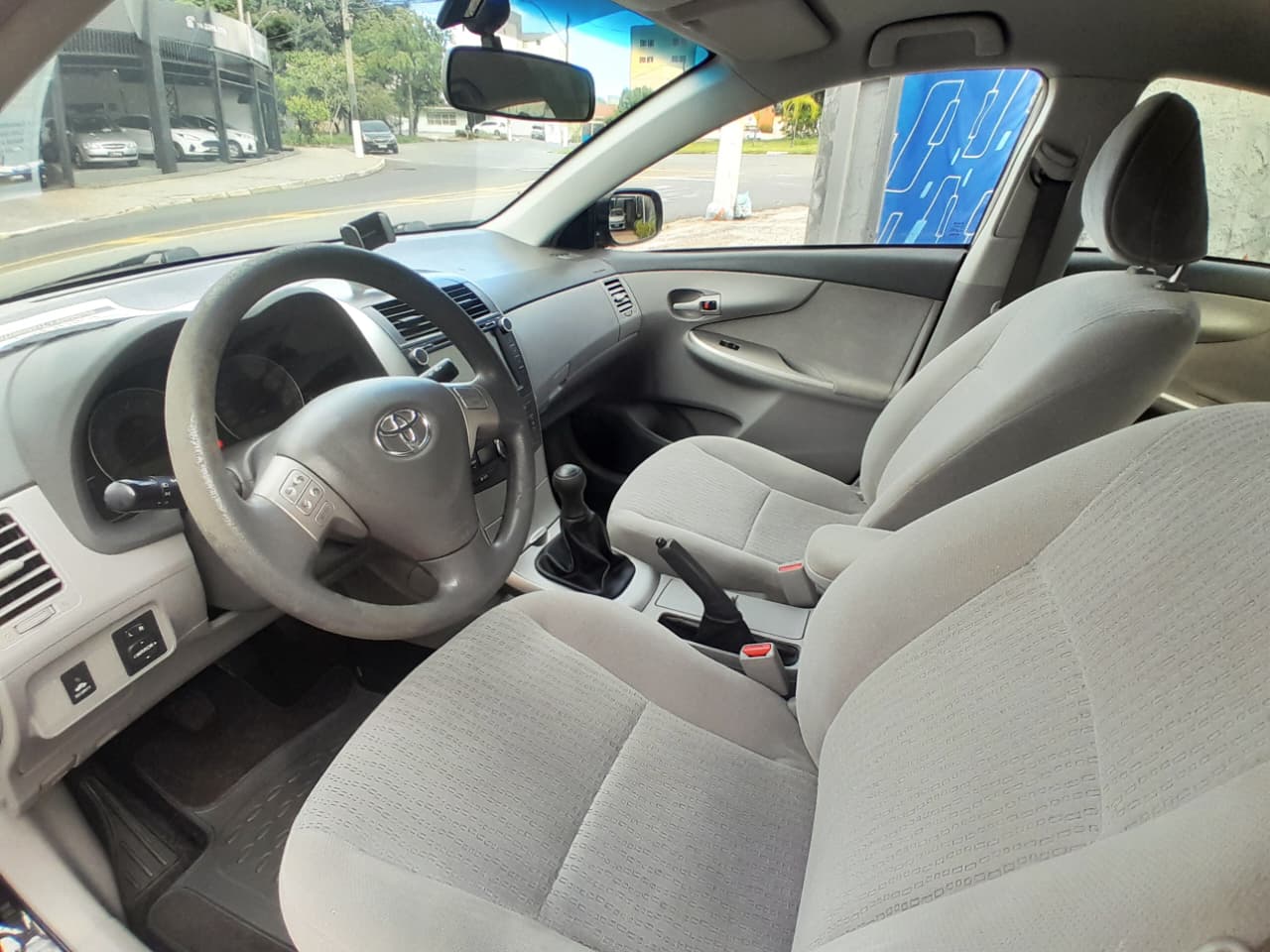 Toyota Corolla GLI 1.8 manual 2011
