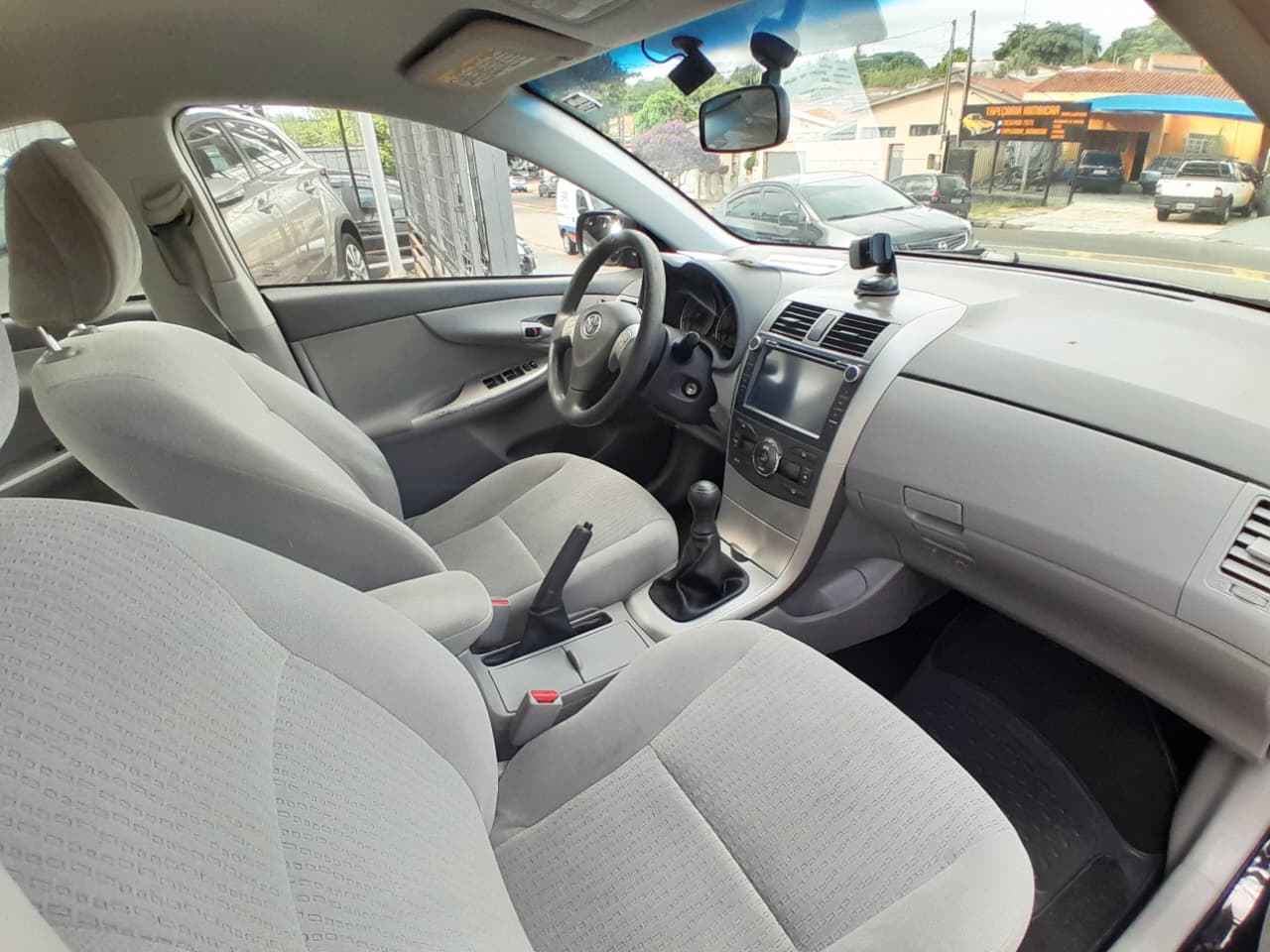 Toyota Corolla GLI 1.8 manual 2011