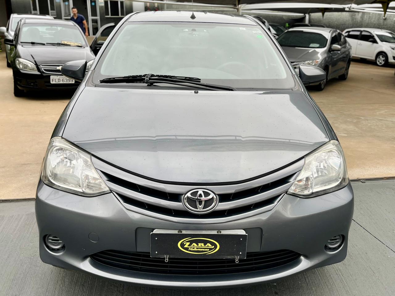 Toyota Etios X 1.3 2014