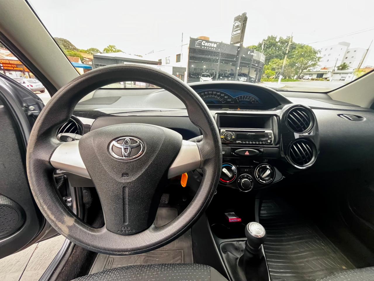 Toyota Etios X 1.3 2014