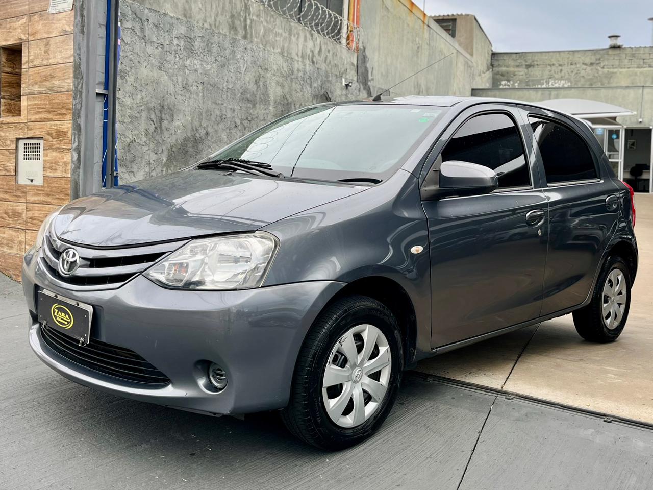 Toyota Etios X 1.3 2014