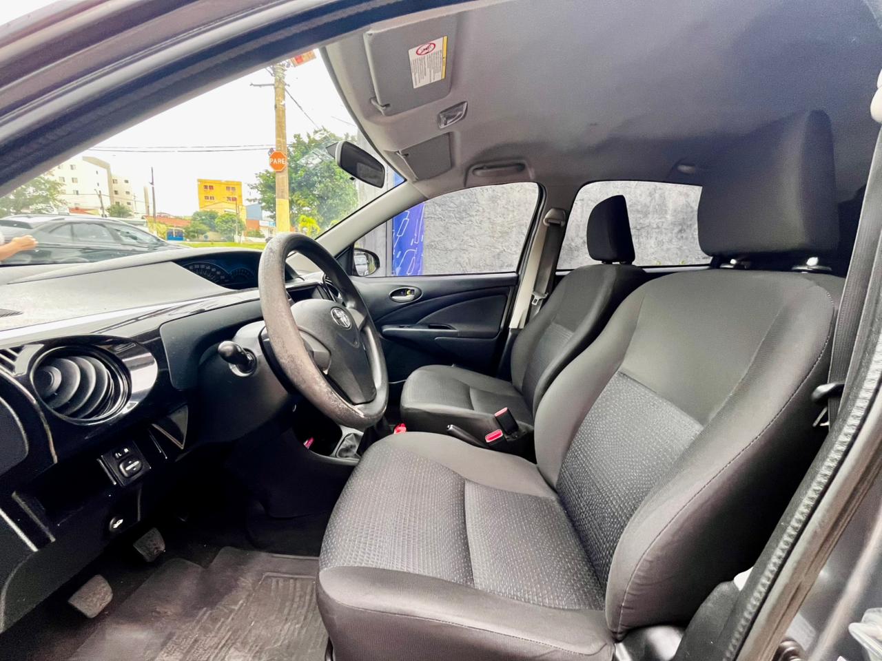 Toyota Etios X 1.3 2014