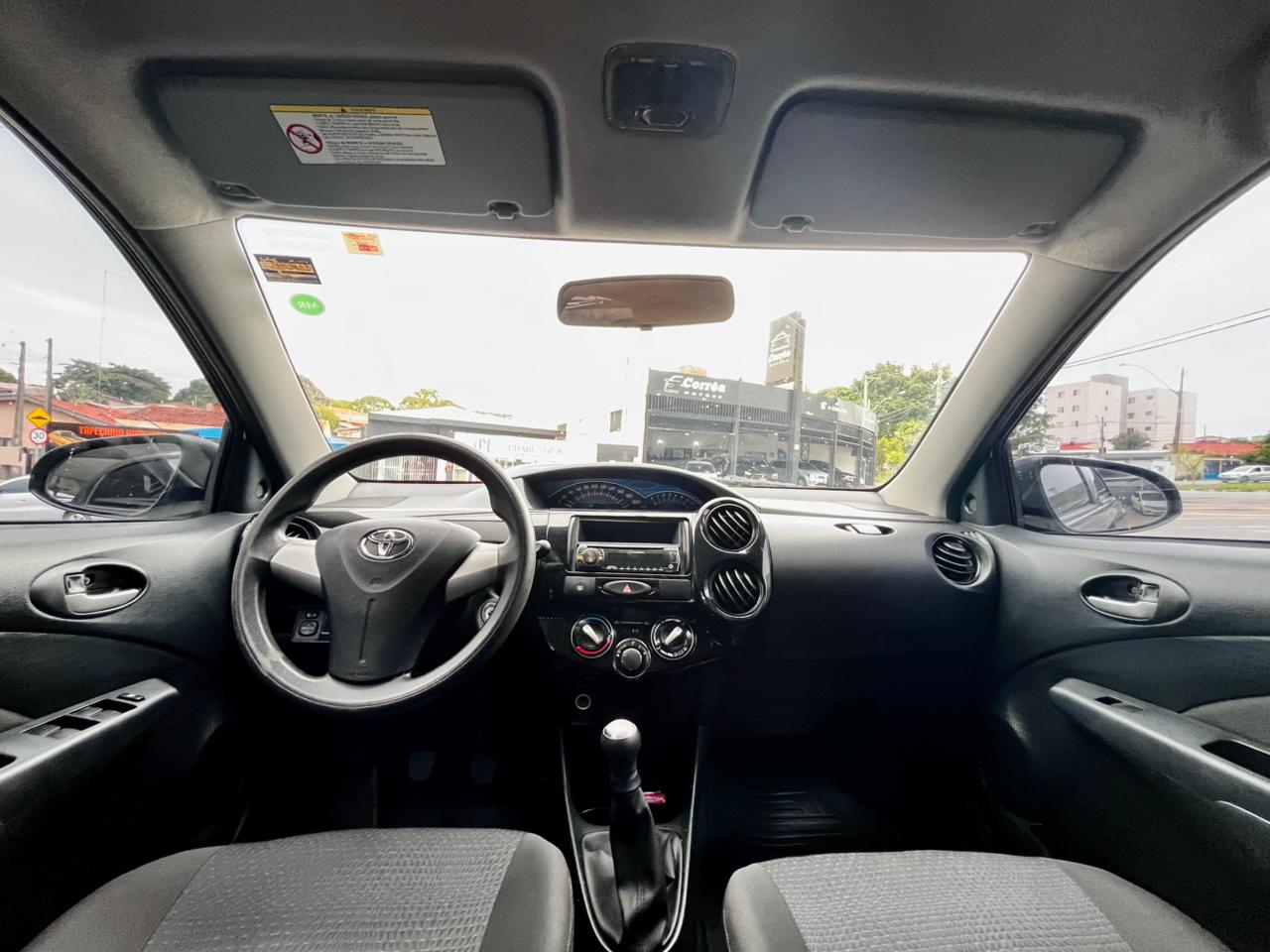 Toyota Etios X 1.3 2014