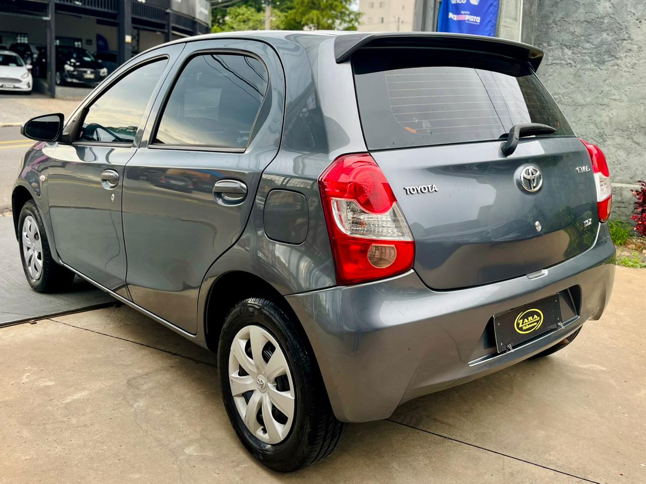 Toyota Etios X 1.3 2014