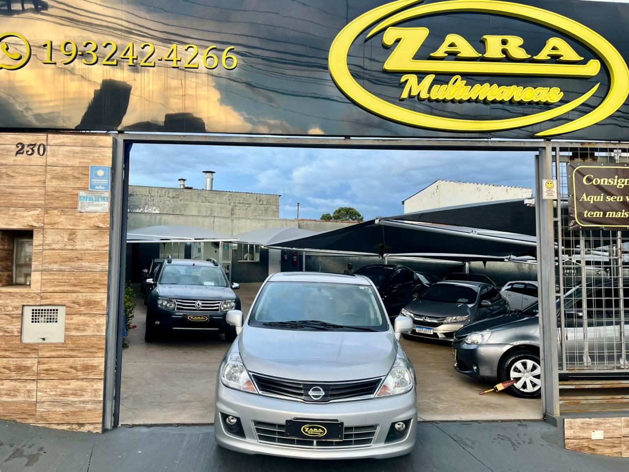 Nissan Tiida SL 1.8 Automático 2012