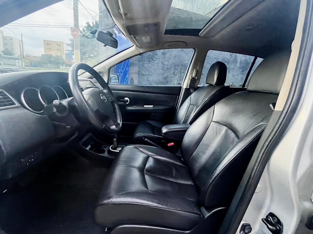 Nissan Tiida SL 1.8 Automático 2012