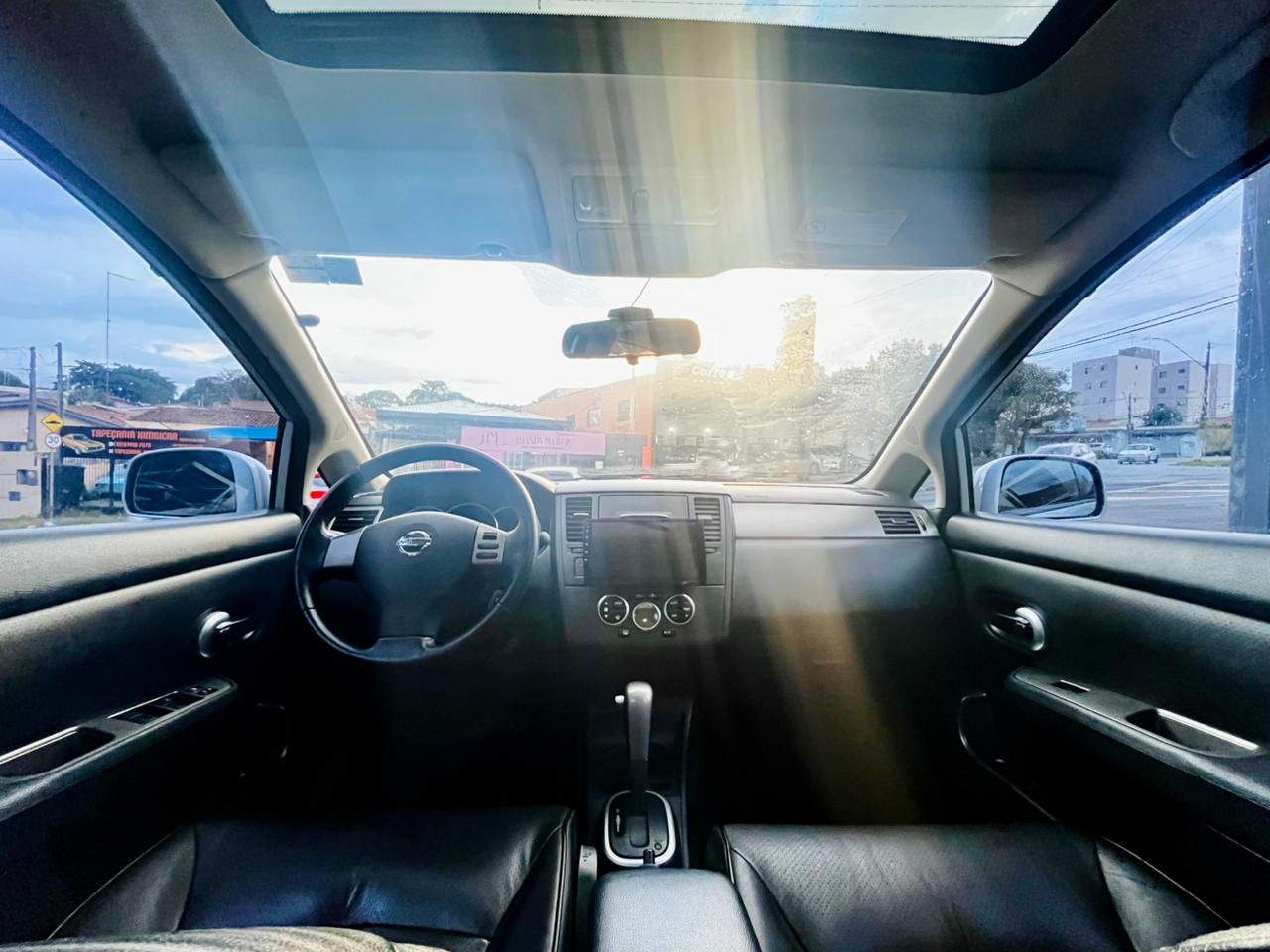 Nissan Tiida SL 1.8 Automático 2012