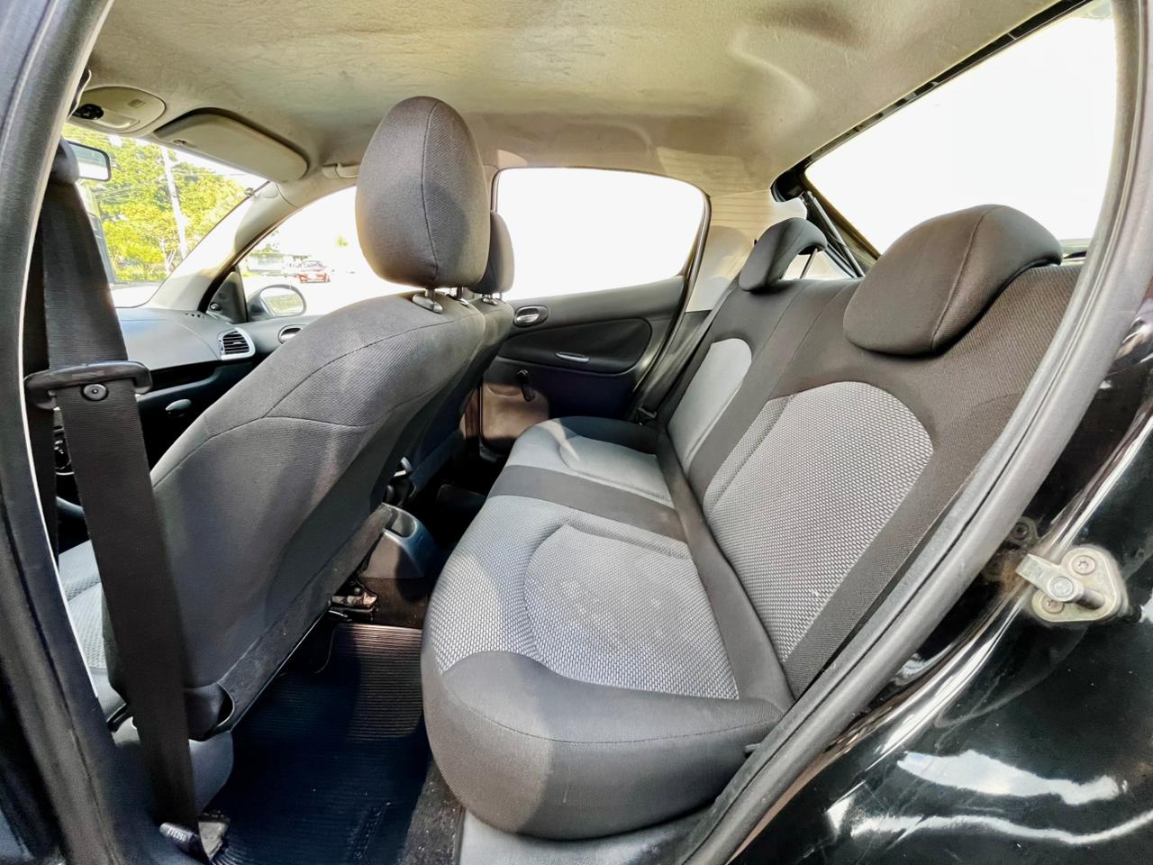 Peugeot 207 XR 1.4 2012