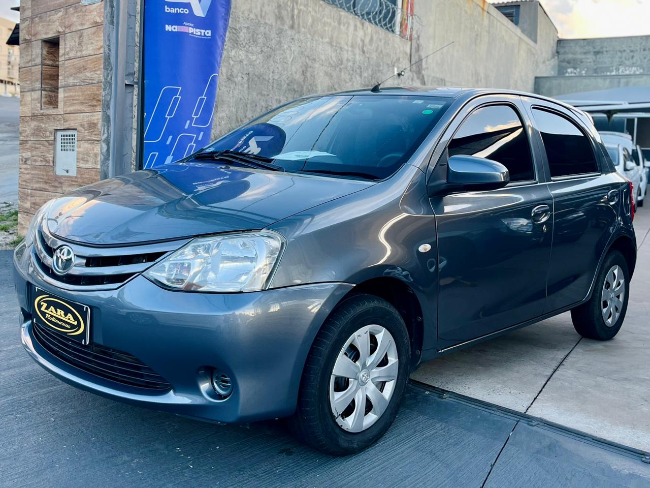 Toyota Etios X 1.3 2014