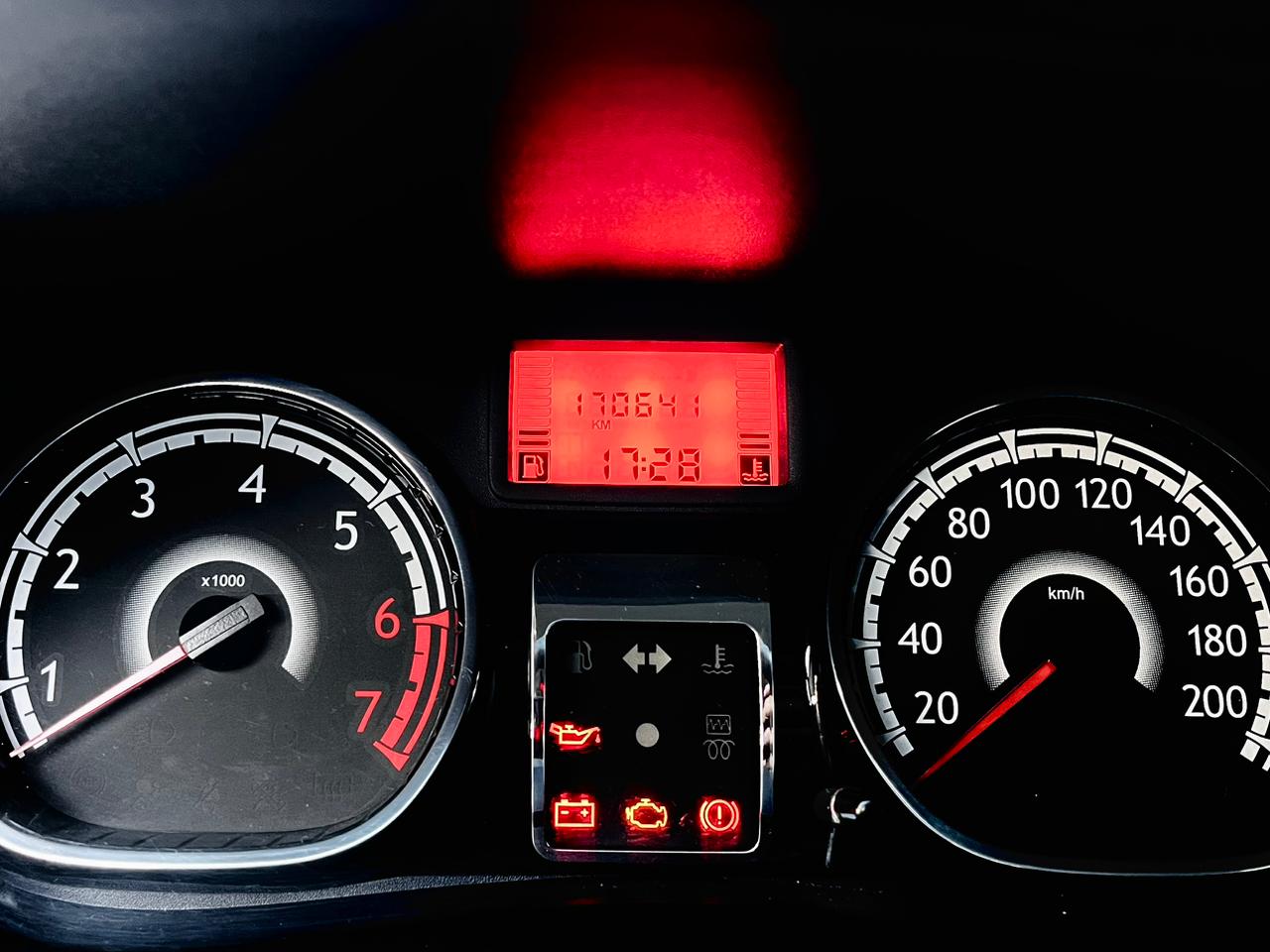 Renault Sandero Privilege 1.6 2013