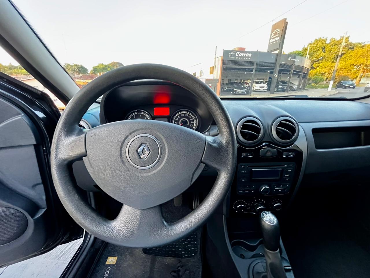 Renault Sandero Privilege 1.6 2013