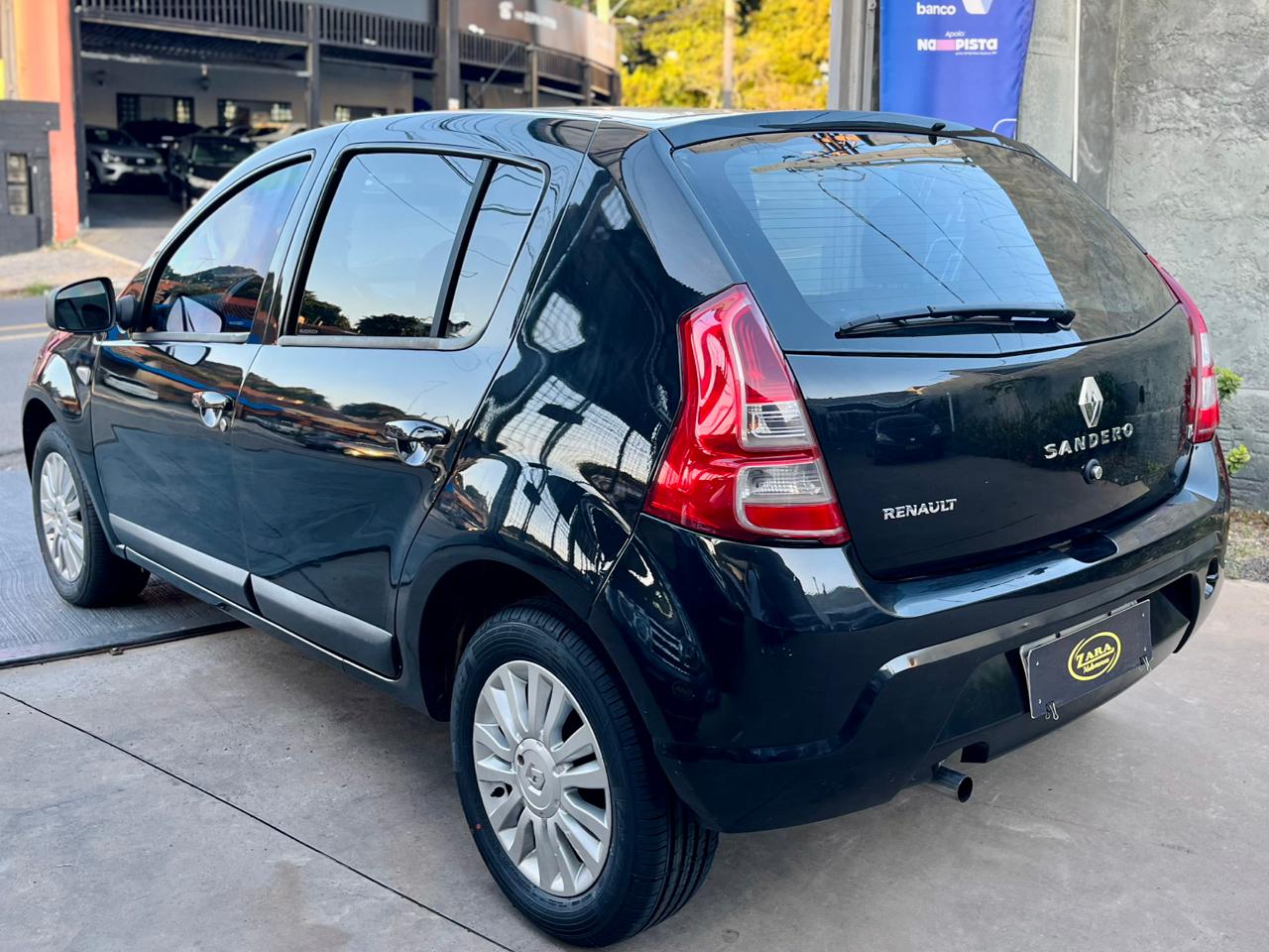 Renault Sandero Privilege 1.6 2013