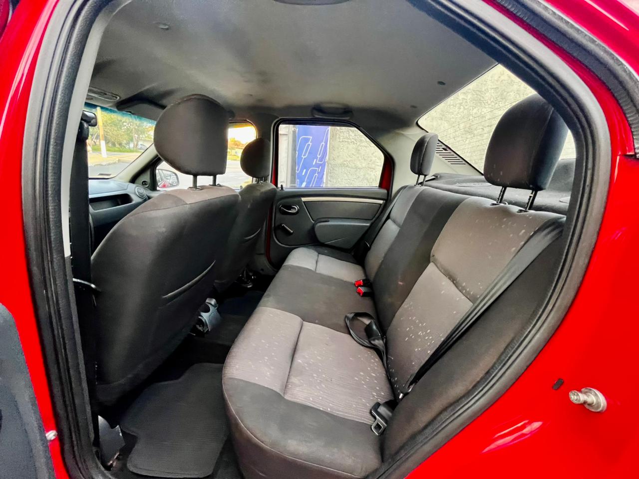 Renault Logan Expression 1.0 2013