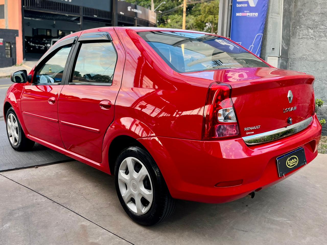 Renault Logan Expression 1.0 2013