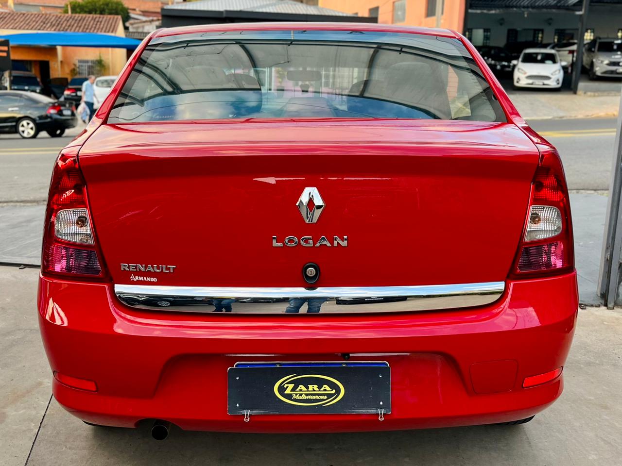 Renault Logan Expression 1.0 2013