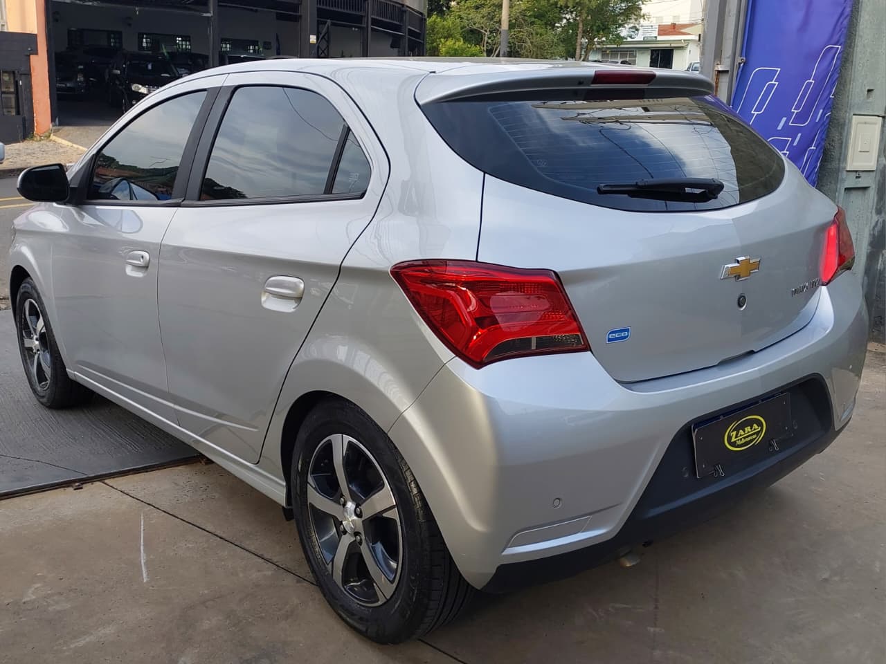 Chevrolet Onix LTZ Automático 1.4 2017