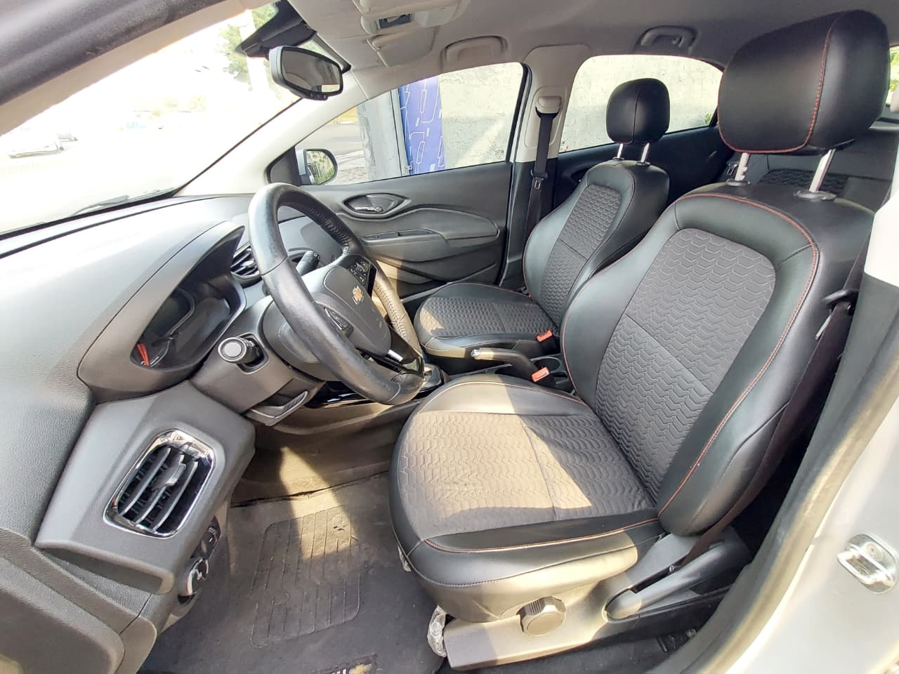 Chevrolet Onix LTZ Automático 1.4 2017