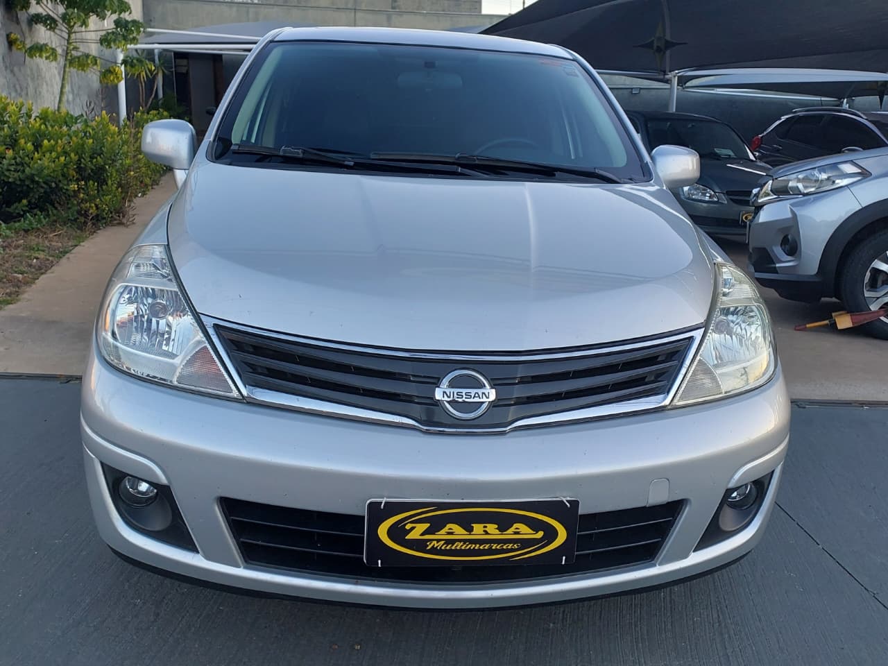Nissan Tiida SL 1.8 Automático 2011