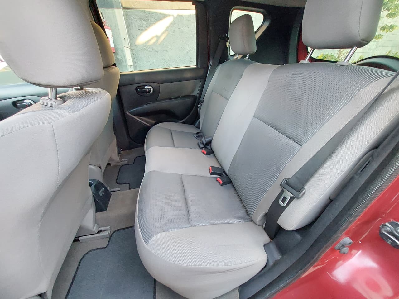 Nissan Livina SL 1.6 Manual 2012