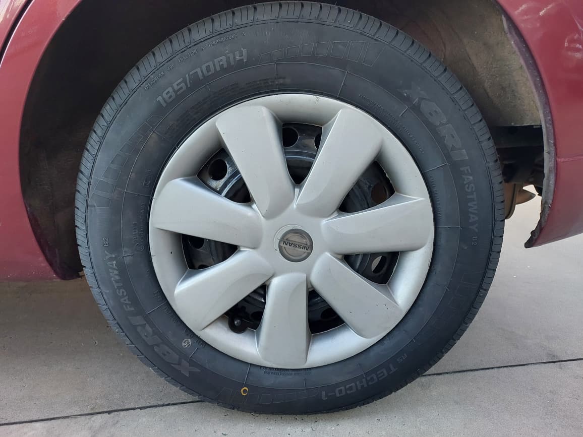 Nissan Livina SL 1.6 Manual 2012