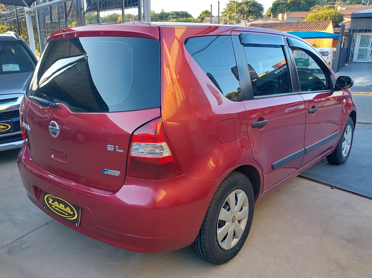Nissan Livina SL 1.6 Manual 2012