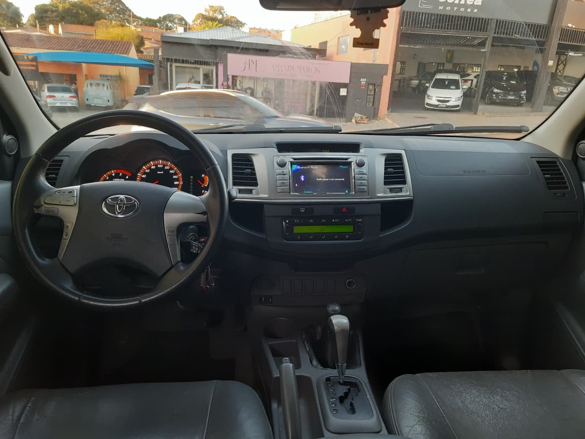 Toyota Hilux SRV TDI 4WD CD 3.0 Automática 2012