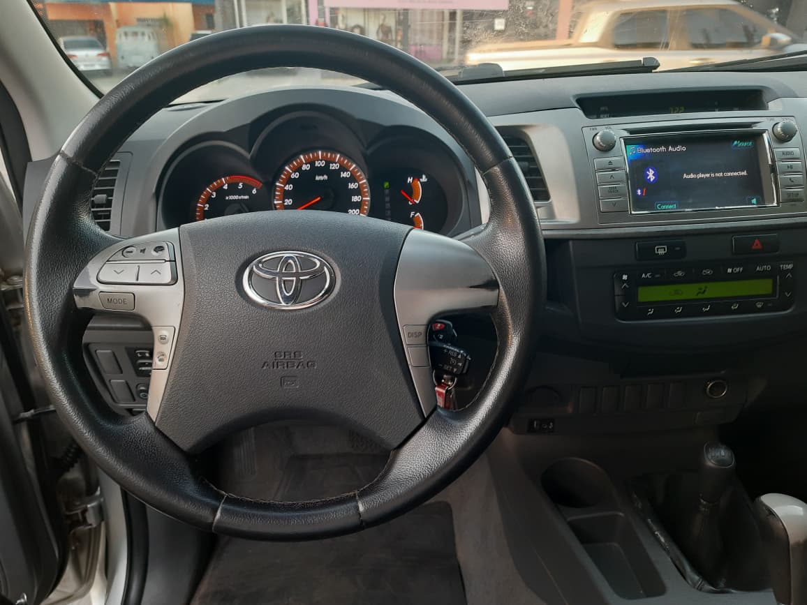 Toyota Hilux SRV TDI 4WD CD 3.0 Automática 2012