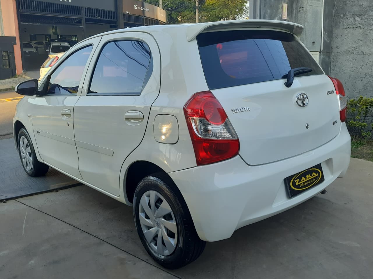 Toyota Etios X 1.3 Manual 2014