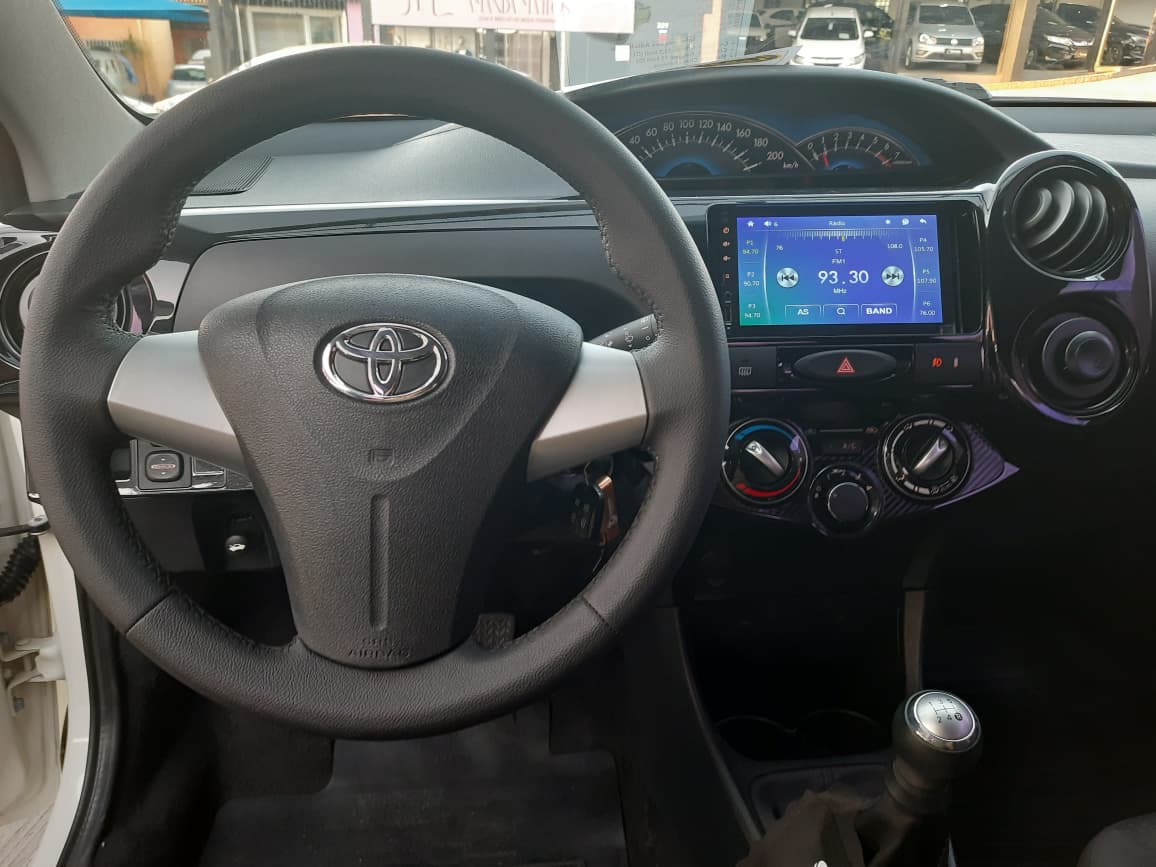 Toyota Etios X 1.3 Manual 2014