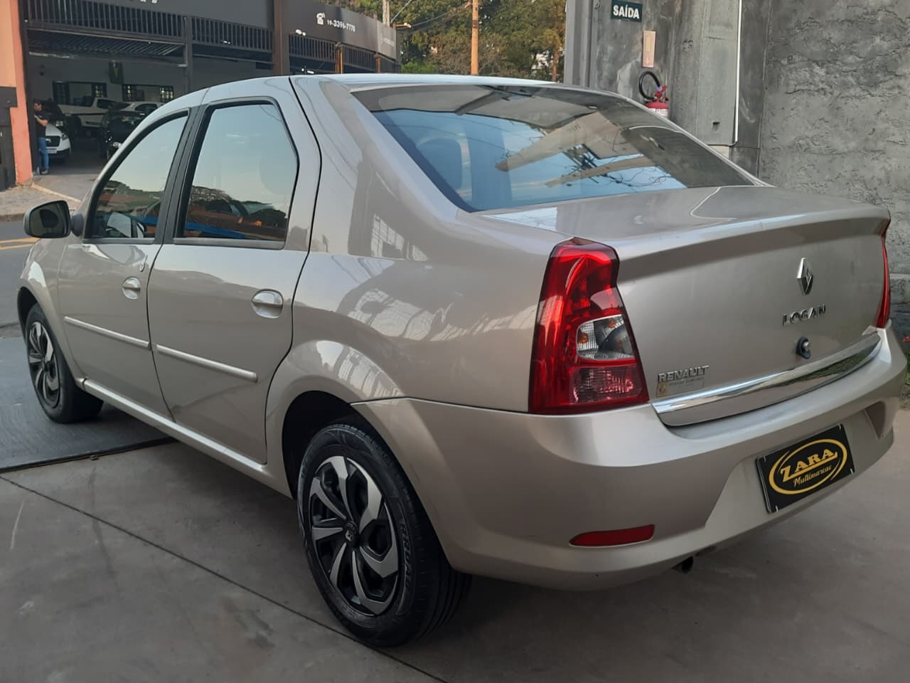 Renault Logan Expression 1.0 Manual 2013