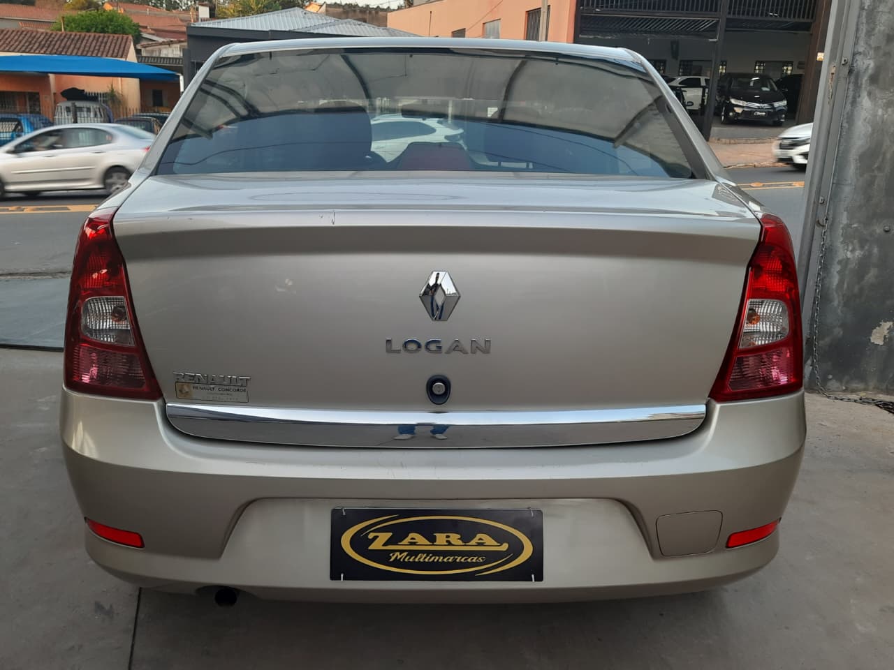 Renault Logan Expression 1.0 Manual 2013
