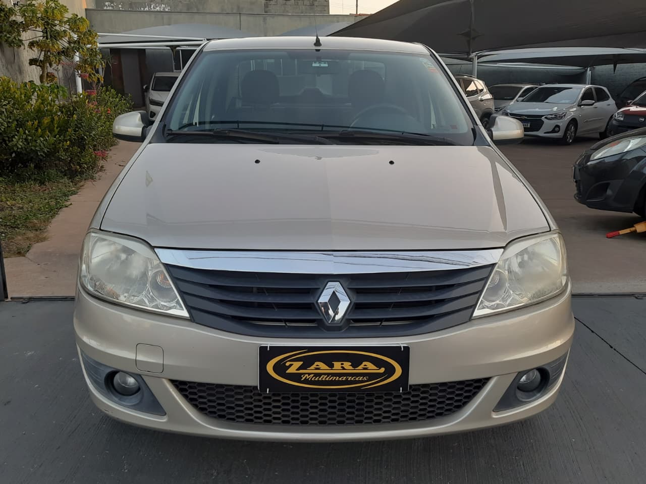 Renault Logan Expression 1.0 Manual 2013