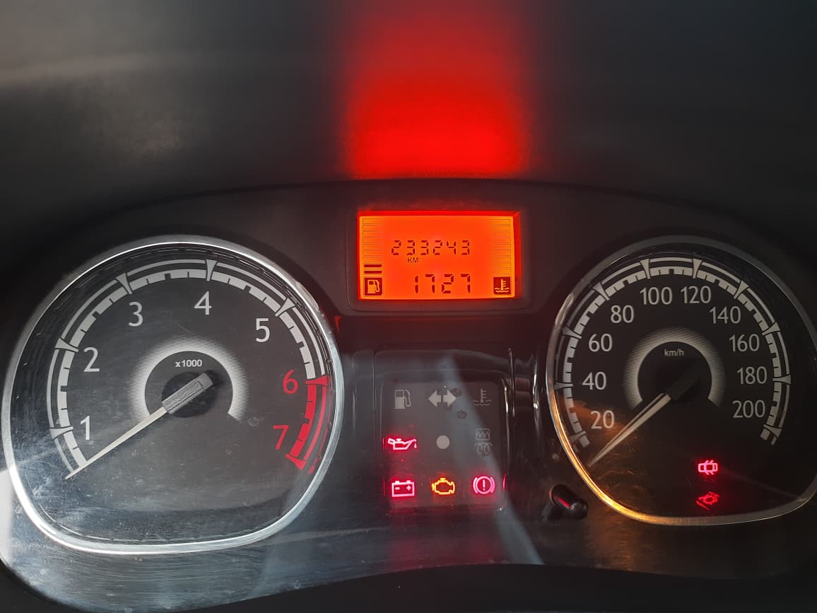 Renault Logan Expression 1.0 Manual 2013
