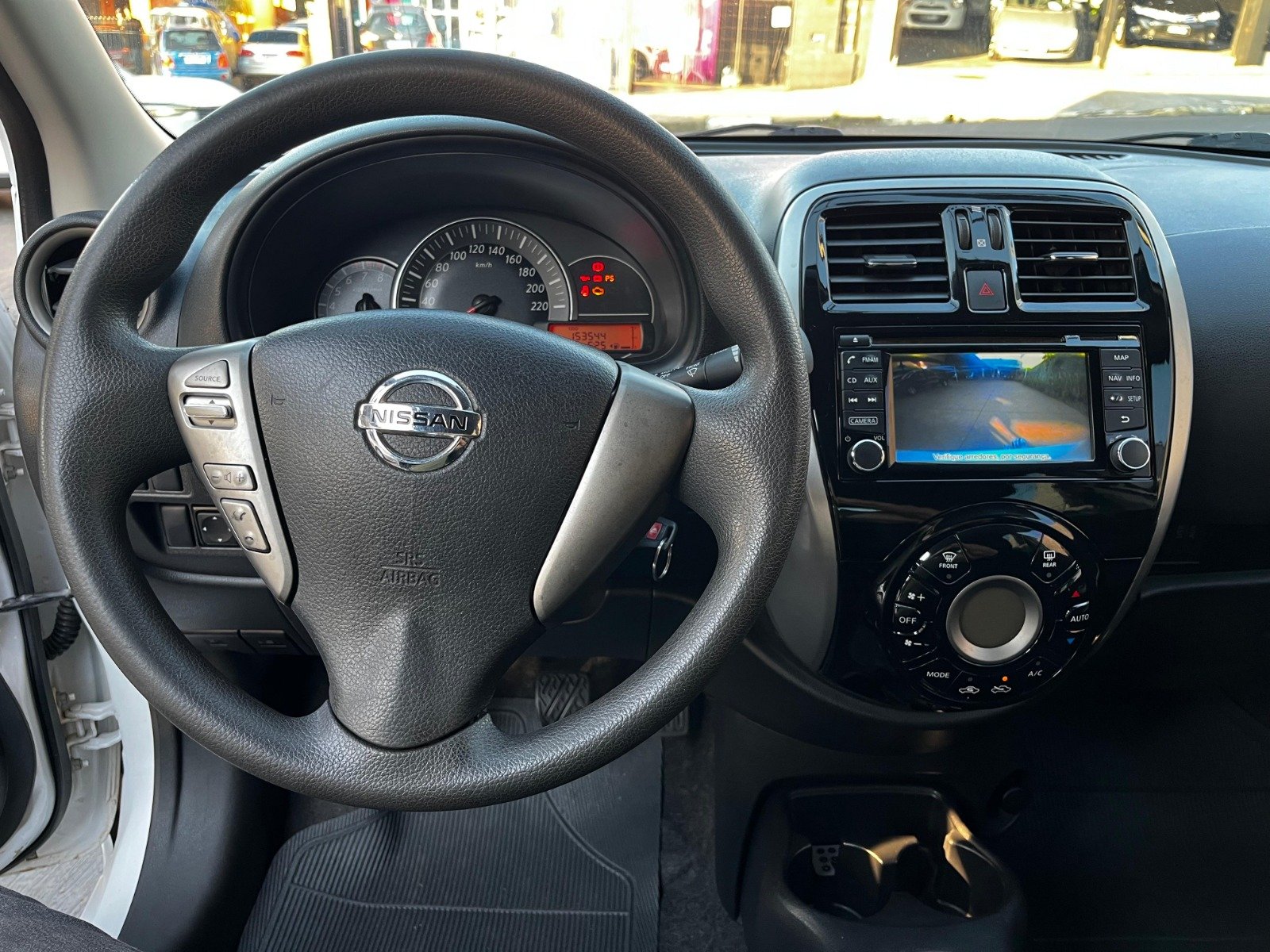 Nissan March SL 1.6 Manual 2015