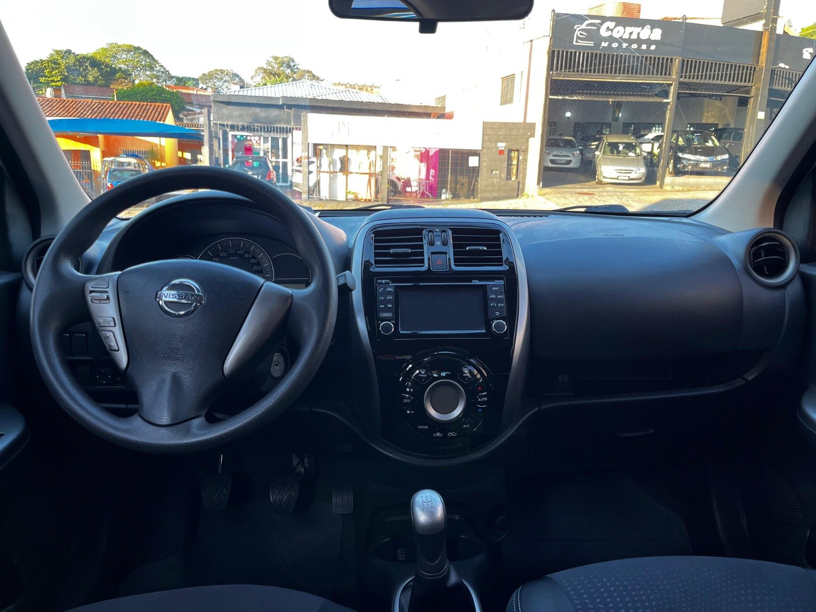 Nissan March SL 1.6 Manual 2015