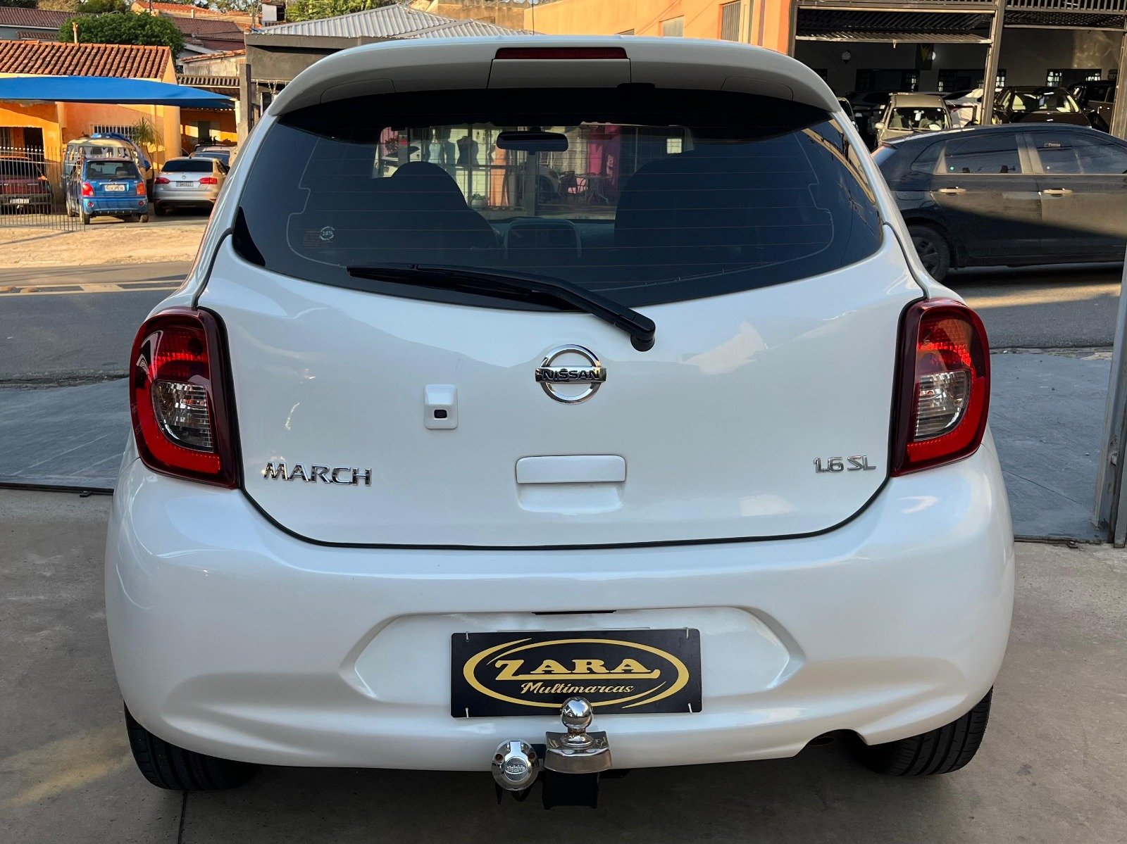 Nissan March SL 1.6 Manual 2015