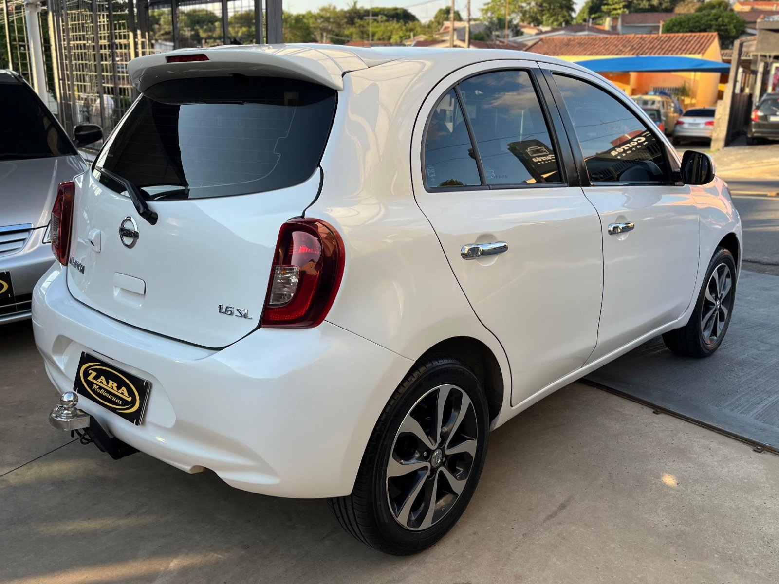 Nissan March SL 1.6 Manual 2015