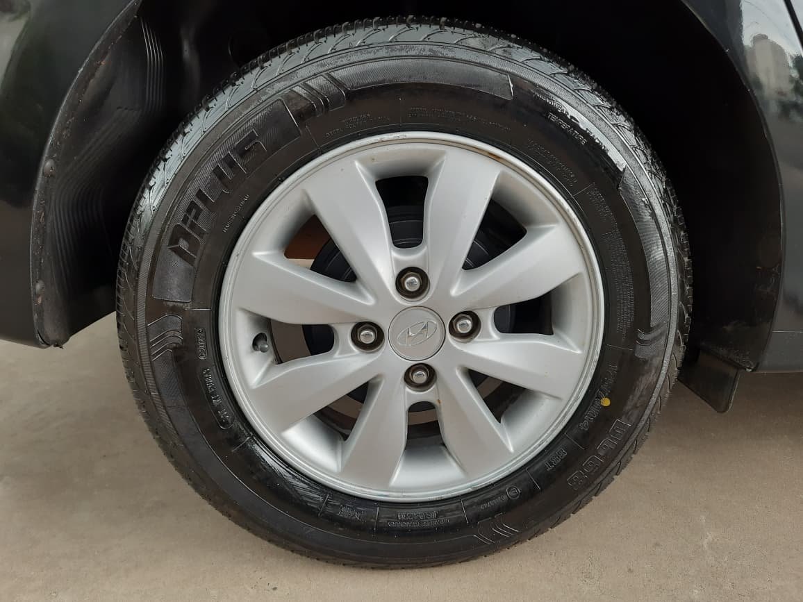 Hyundai HB20S Comfort 1.0 Flex Manual 2014